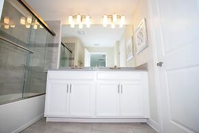 Ravishing Four Bd w Pool Close to Disney 4947