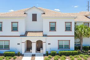 Ravishing Four Bd w Pool Close to Disney 4947