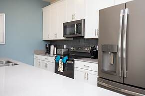 Ravishing Four Bd w Pool Close to Disney 4947