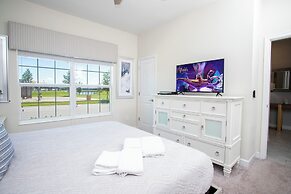Ravishing Four Bd w Pool Close to Disney 4947