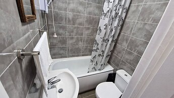 Inviting 2-bed Apartment in Ilford