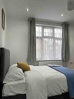 Inviting 2-bed Apartment in Ilford