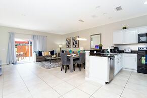 Amazing Three Bedrooms w Spa Jacuzzi Close Disney Encantada 3012