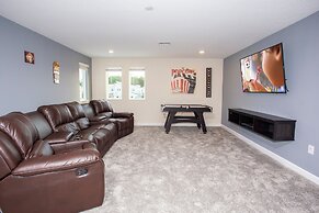 Fantastic Eight Bedrooms SF w Screened Pool at Storey Lake Resort 2887