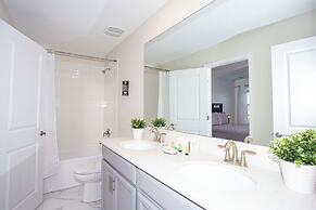 Fantastic Eight Bedrooms SF w Screened Pool at Storey Lake Resort 2887