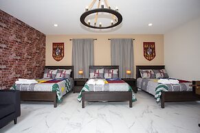 Fantastic Eight Bedrooms SF w Screened Pool at Storey Lake Resort 2887