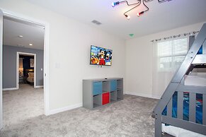 Fantastic Eight Bedrooms SF w Screened Pool at Storey Lake Resort 2887