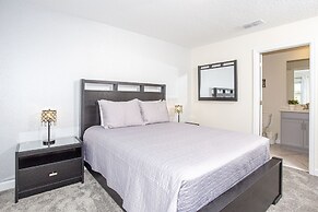 Fantastic Eight Bedrooms SF w Screened Pool at Storey Lake Resort 2887