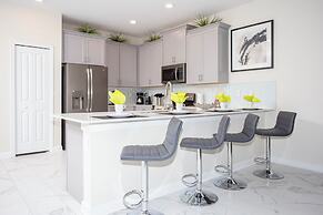 Fantastic Eight Bedrooms SF w Screened Pool at Storey Lake Resort 2887