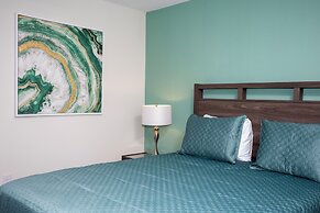 Fantastic Eight Bedrooms SF w Screened Pool at Storey Lake Resort 2887