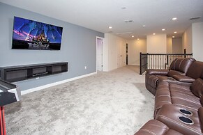 Fantastic Eight Bedrooms SF w Screened Pool at Storey Lake Resort 2887