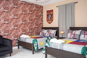 Fantastic Eight Bedrooms SF w Screened Pool at Storey Lake Resort 2887