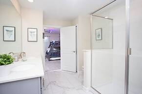 Fantastic Eight Bedrooms SF w Screened Pool at Storey Lake Resort 2887