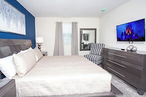 Fantastic Eight Bedrooms SF w Screened Pool at Storey Lake Resort 2887