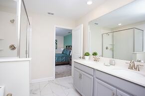 Fantastic Eight Bedrooms SF w Screened Pool at Storey Lake Resort 2887