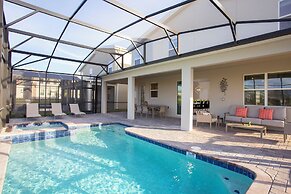 Fantastic Eight Bedrooms SF w Screened Pool at Storey Lake Resort 2887