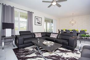 Fantastic Eight Bedrooms SF w Screened Pool at Storey Lake Resort 2887