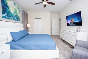 Fantastic Eight Bedrooms SF w Screened Pool at Storey Lake Resort 2887