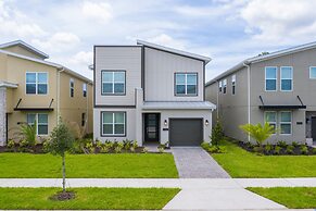 Gorgeous Family Friendly 5 Bd w Pool Close to Disney Storey Lake 2767