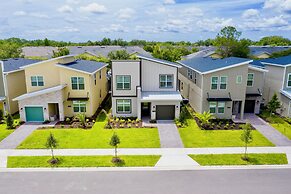 Gorgeous Family Friendly 5 Bd w Pool Close to Disney Storey Lake 2767