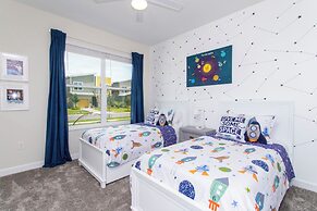 Gorgeous Family Friendly 5 Bd w Pool Close to Disney Storey Lake 2767