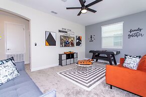Gorgeous Family Friendly 5 Bd w Pool Close to Disney Storey Lake 2767