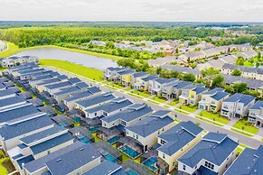 Gorgeous Family Friendly 5 Bd w Pool Close to Disney Storey Lake 2767