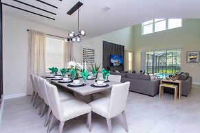 Gorgeous Family Friendly 5 Bd w Pool Close to Disney Storey Lake 2767