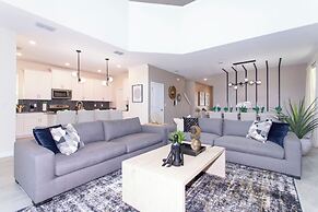 Gorgeous Family Friendly 5 Bd w Pool Close to Disney Storey Lake 2767