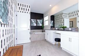 Gorgeous Family Friendly 5 Bd w Pool Close to Disney Storey Lake 2767