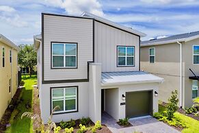 Gorgeous Family Friendly 5 Bd w Pool Close to Disney Storey Lake 2767