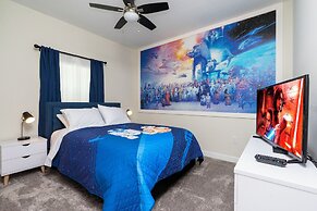 Luxurious Family-friendly 5 Bd 12 Guests w Screened Pool Close to Disn