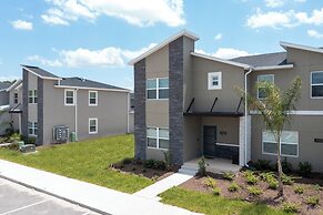 Luxurious Family-friendly 5 Bd 12 Guests w Screened Pool Close to Disn