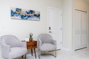 Luxurious Family-friendly 5 Bd 12 Guests w Screened Pool Close to Disn