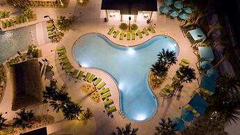 Luxurious Family-friendly 5 Bd 12 Guests w Screened Pool Close to Disn