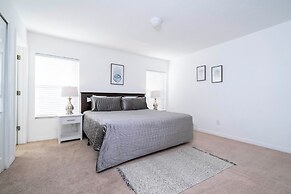 Amazing 4Bd Screened Pool Close to Disney 4572