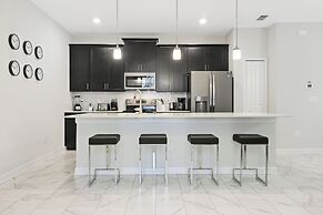 Four Bedrooms w Pool Townhome 4841