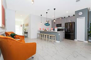 Wonderful 5 Bd Close to Disney Storey Lake 2980