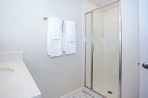 Wonderful 5 Bedroom w Pool Close to Disney 4801