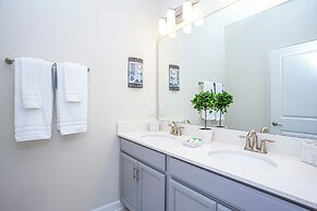 Wonderful 5 Bedroom w Pool Close to Disney 4801