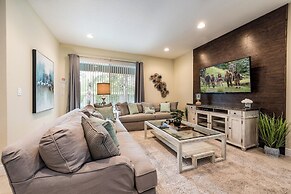 Wonderful 8 Bd w Pool Spa at Encore Resort Close to Disney 461