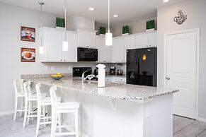 Family Friendly 4 Bedroom Close to Disney in Compass Bay Resort 5108