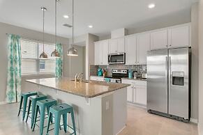 Family Friendly 4 Bedroom Close to Disney in Orlando Area 5116