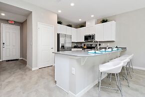 Stunning 4 Bd w Gameroom Close to Disney 5110