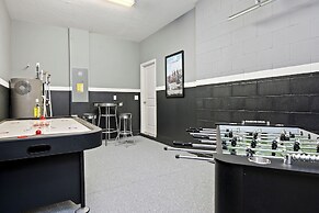 Stunning 4 Bd w Gameroom Close to Disney 5110