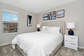 Stunning 4 Bd w Gameroom Close to Disney 5110