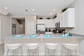 Stunning 4 Bd w Gameroom Close to Disney 5110