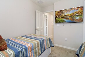 Four Bedroom Sleeps 10 w Gameroom 5152a