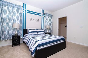 Gorgeous 5 Bd w Pool Jacuzzi Close to Disney 6071