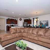Gorgeous 5 Bd w Pool Jacuzzi Close to Disney 6071